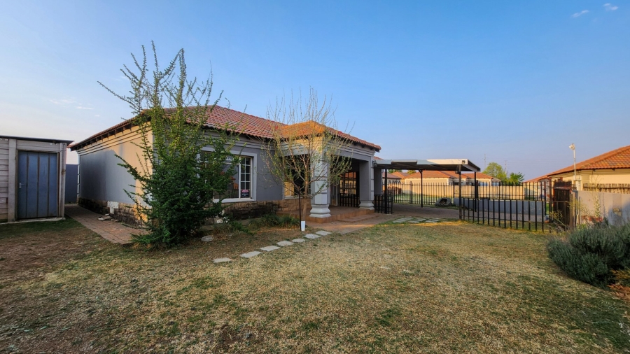 3 Bedroom Property for Sale in Flamwood North West